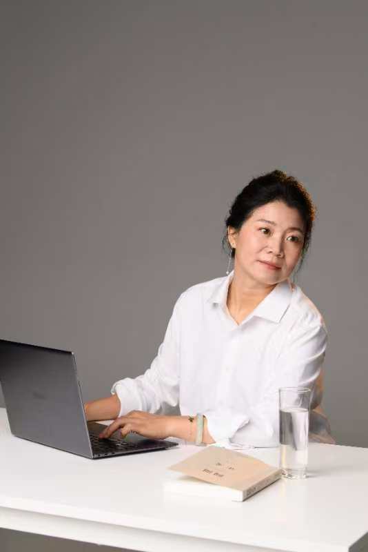 王春鸣新的.jpg
